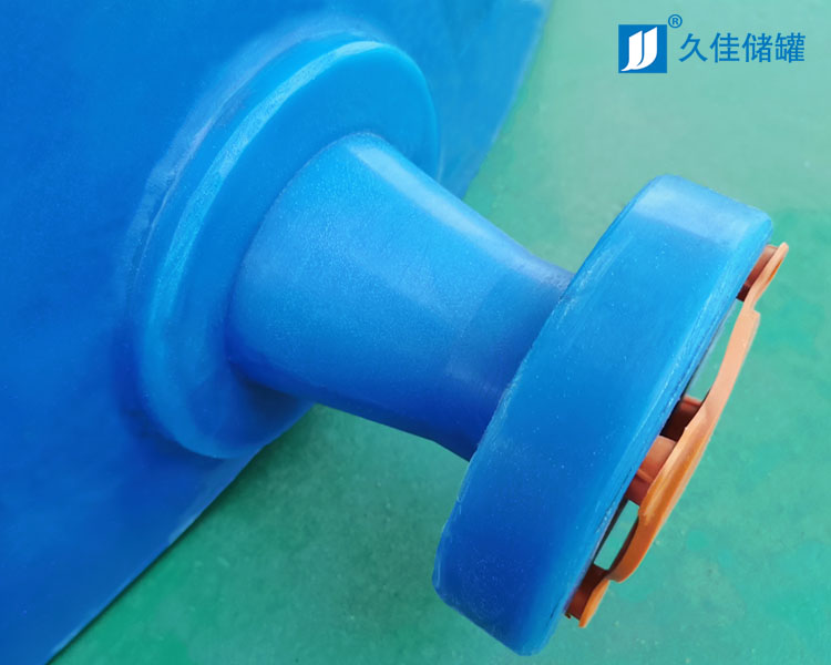 水廠次氯酸鈉儲存罐該如何選擇材質(zhì)及廠家?